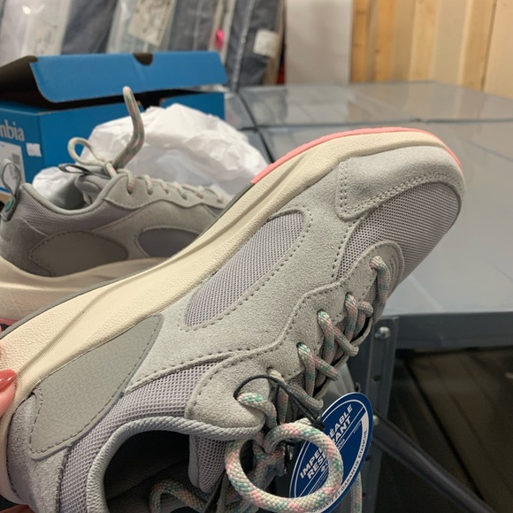 Columbia shoes - Picture 3 of 6
